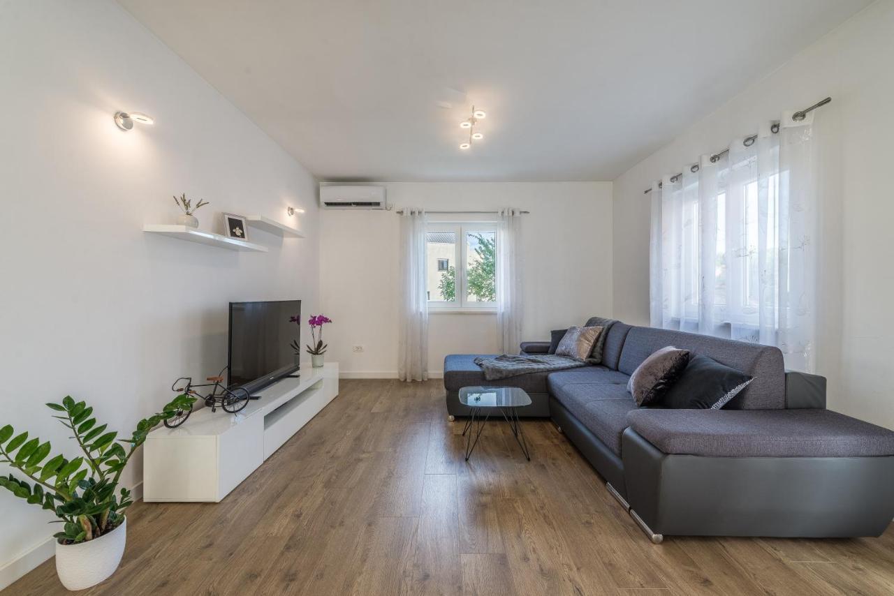 Holiday Home Bajlo Apartment With Three Bedrooms زادار المظهر الخارجي الصورة