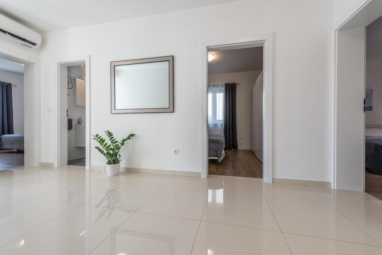 Holiday Home Bajlo Apartment With Three Bedrooms زادار المظهر الخارجي الصورة